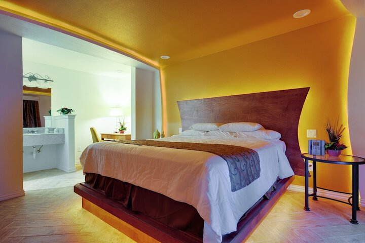 Room 28 of 33