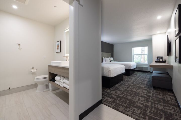 Room 6 of 18