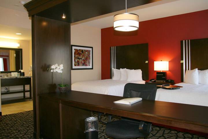 Room 32 of 83