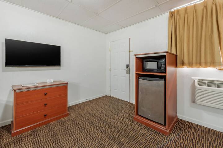 Room 10 of 24