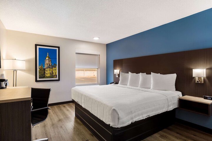 Room 34 of 40
