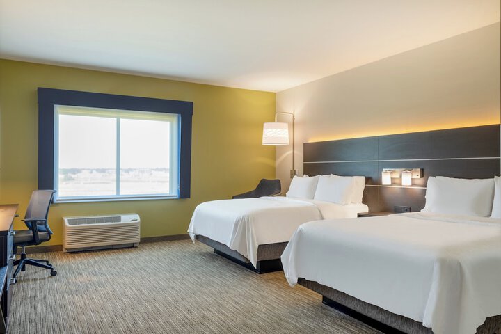 Holiday Inn Express & Suites Watertown by IHG