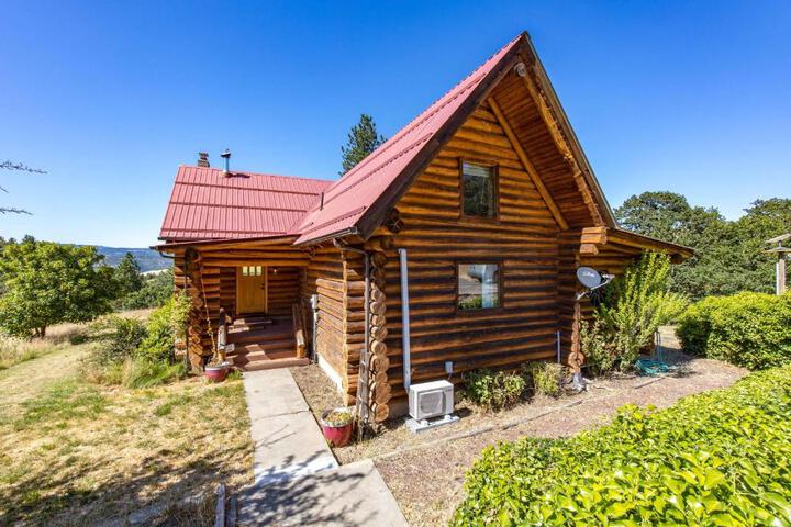 Rowland Log Cabin