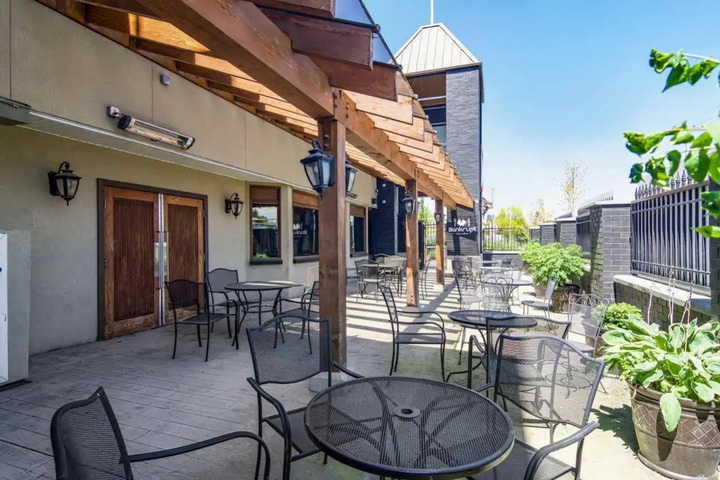 RED LION INN & SUITES ABBOTSFORD