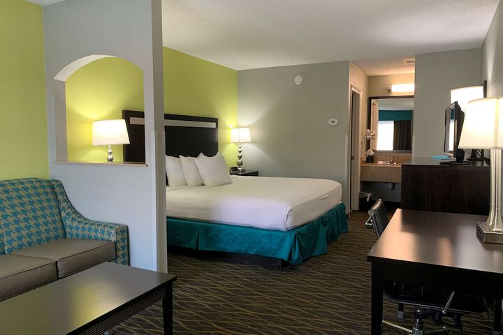 Room 9 of 20