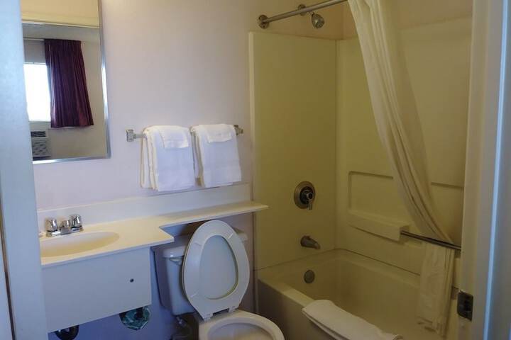 Room 6 of 14
