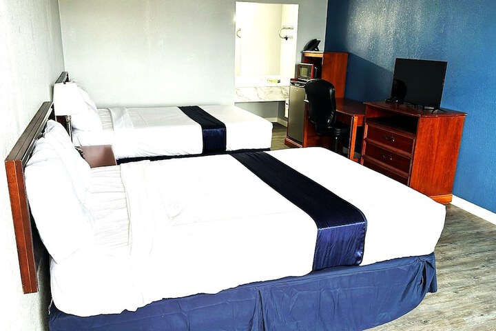 Room 9 of 20