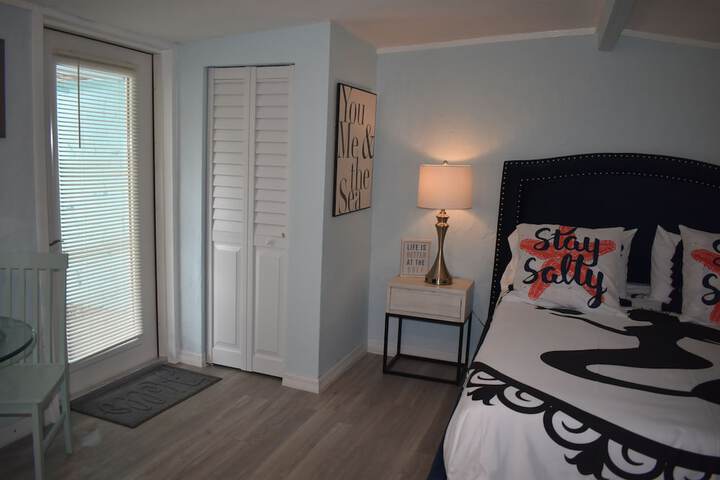 Room 10 of 33