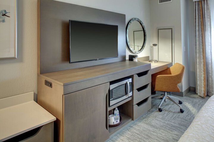 Room 13 of 36
