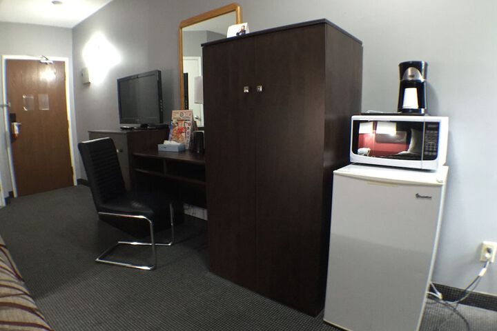 Room 14 of 25