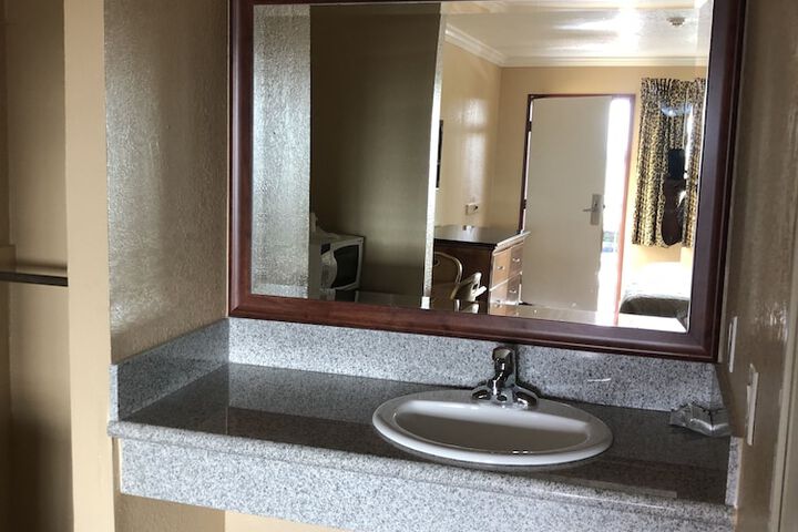 Room 12 of 23