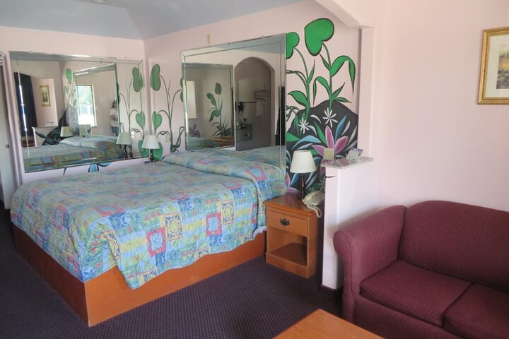 Room 4 of 11