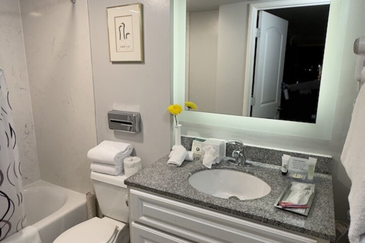 Room 15 of 37