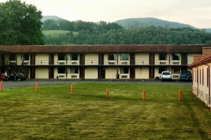 Marlinton Motor Inn