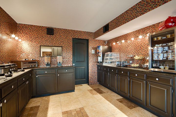 Best Western Windsor Suites