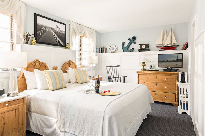Brass Key Guesthouse - Adults Only