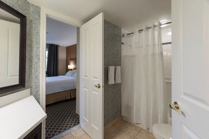 Room 46 of 81