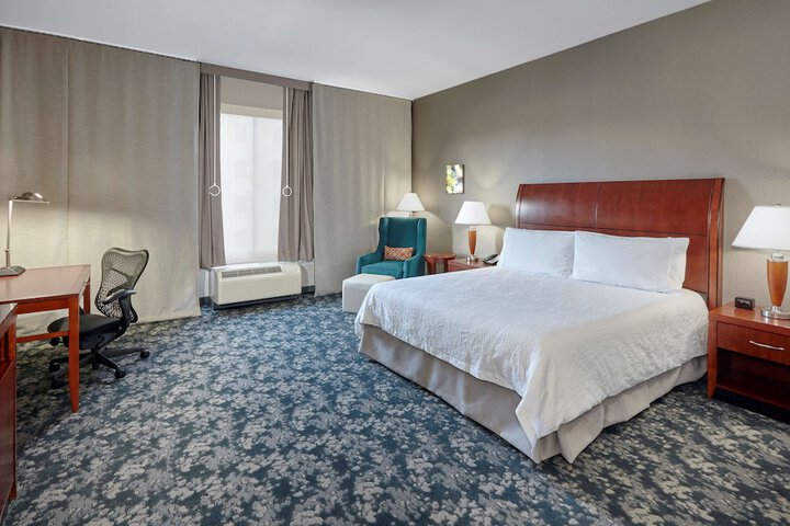 Hilton Garden Inn Naperville / Warrenville