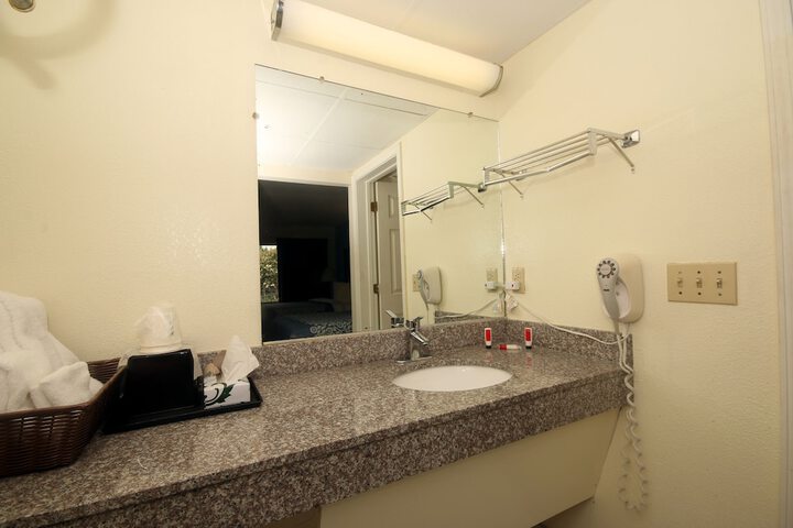 Room 36 of 40