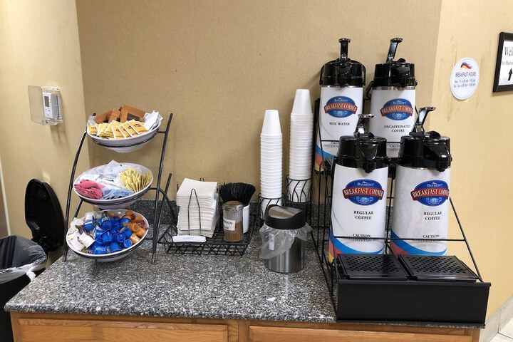Breakfast/Coffee Service 26 of 32