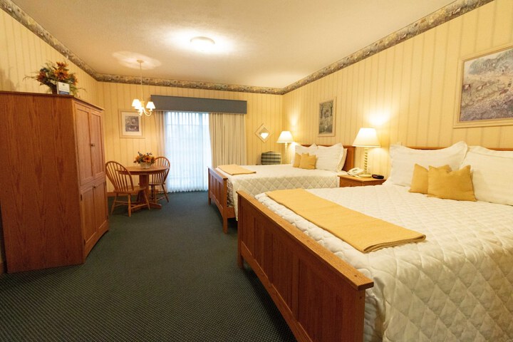 Essenhaus Inn & Conference Center