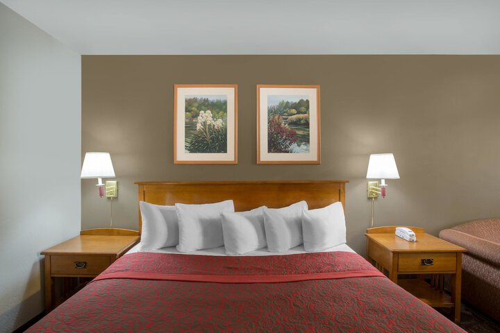 Room 10 of 22