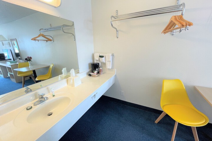 Room 50 of 74
