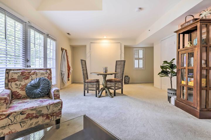 Lovely Norwich Villa on Golf Course w / Amenities!