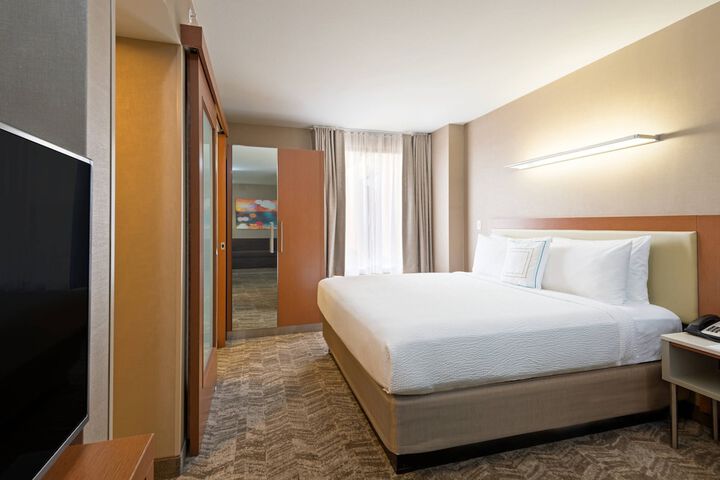 Room 15 of 26