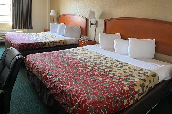 Room 9 of 35