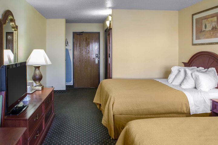 Room 11 of 34
