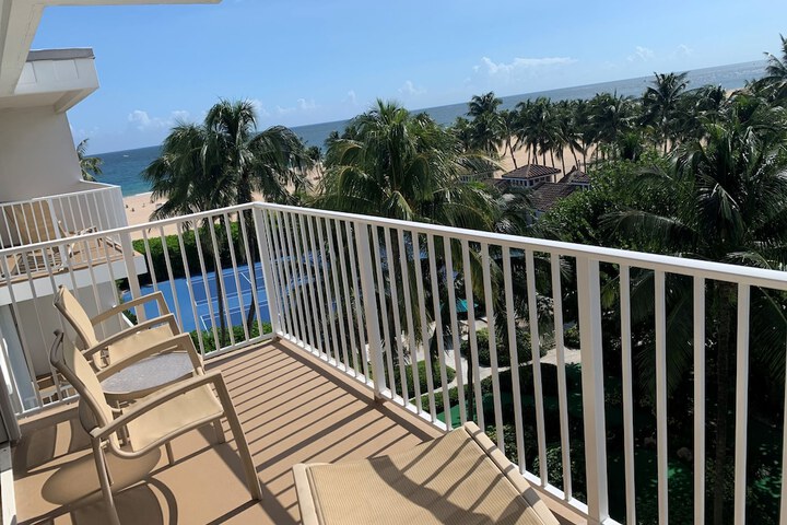 Lago Mar Beach Resort & Club
