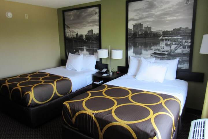 Super 8 by Wyndham New Cumberland
