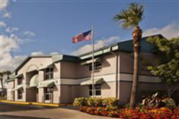 Super 8 by Wyndham Kissimmee