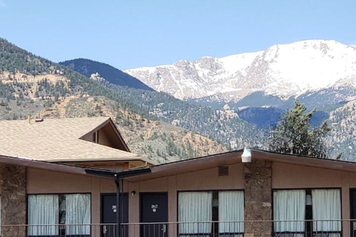 Silver Saddle Motel