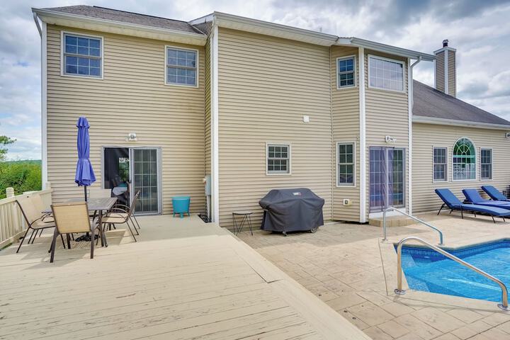 Expansive Upstate Home w / Home Theater!