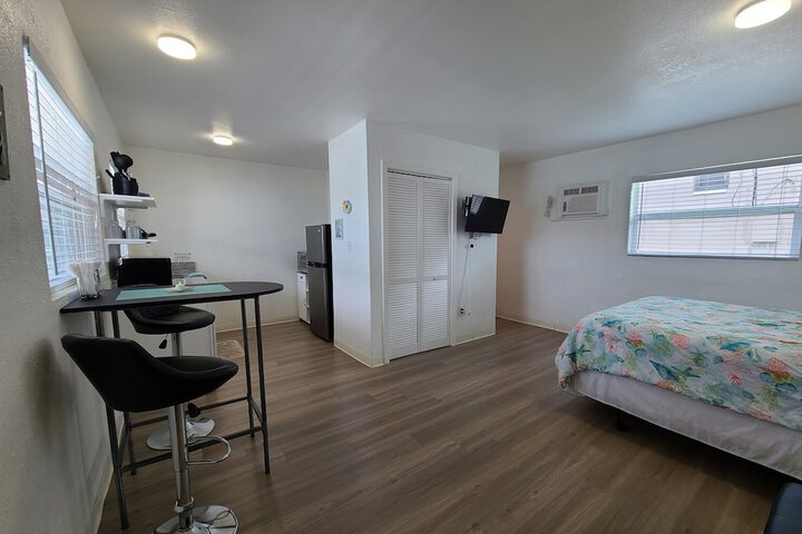 Room 106 of 166