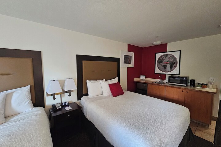 Room 9 of 15