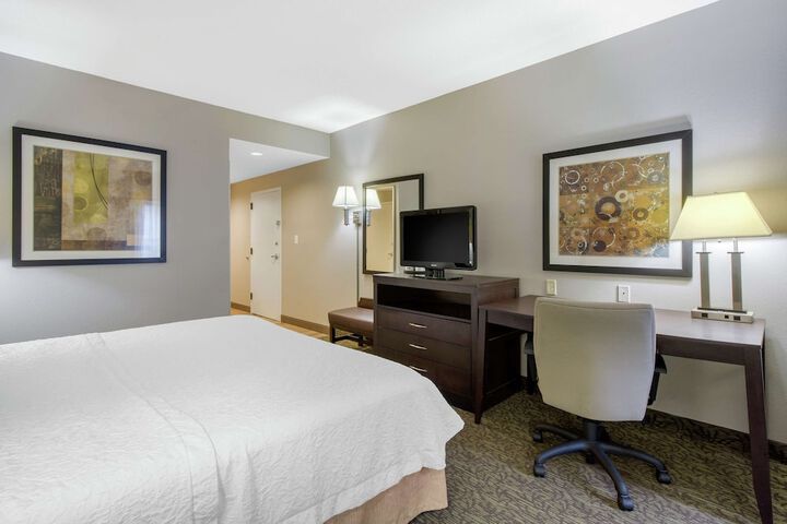 Room 32 of 50
