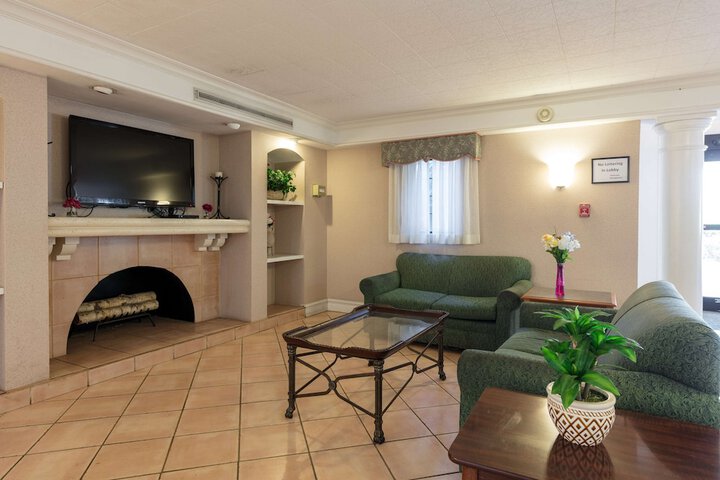 Hotel Interior 11 of 34