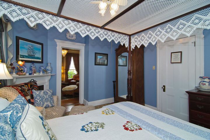 Room 16 of 45