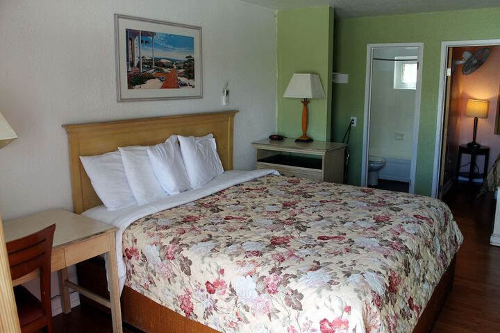 Room 32 of 78