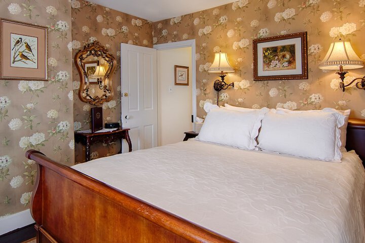 Room 32 of 50