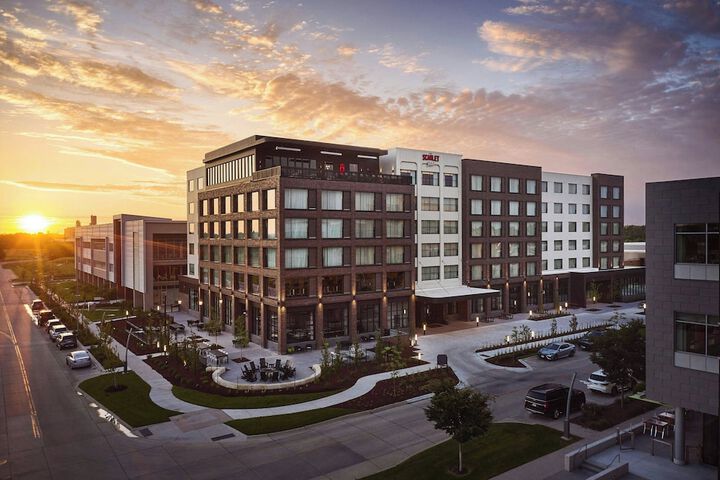 The Scarlet Lincoln, a Tribute Portfolio Hotel