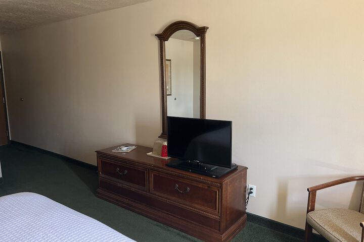 Room 24 of 36