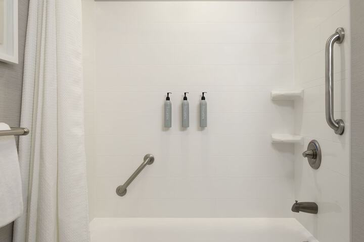 Room 10 of 27