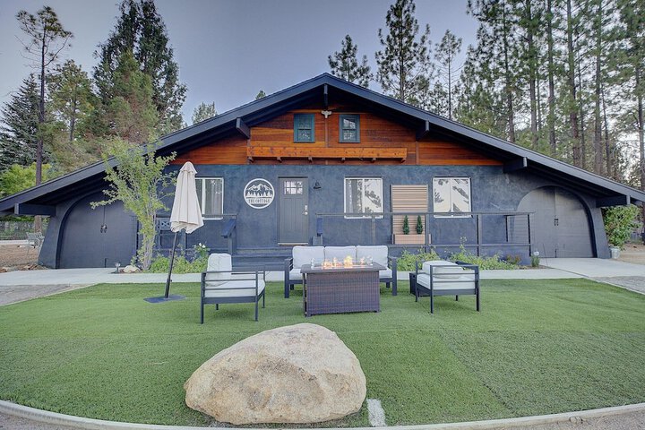 THE Cottage #2504