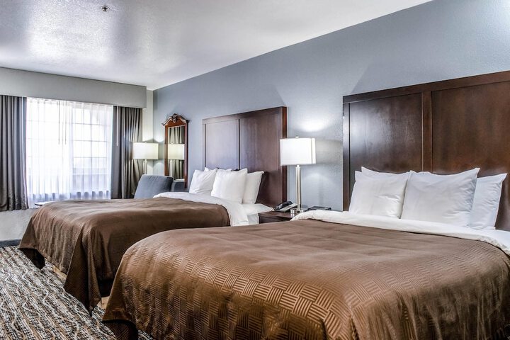 Clarion Hotel by Humboldt Bay