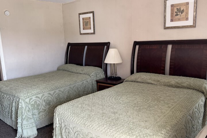 Room 9 of 15