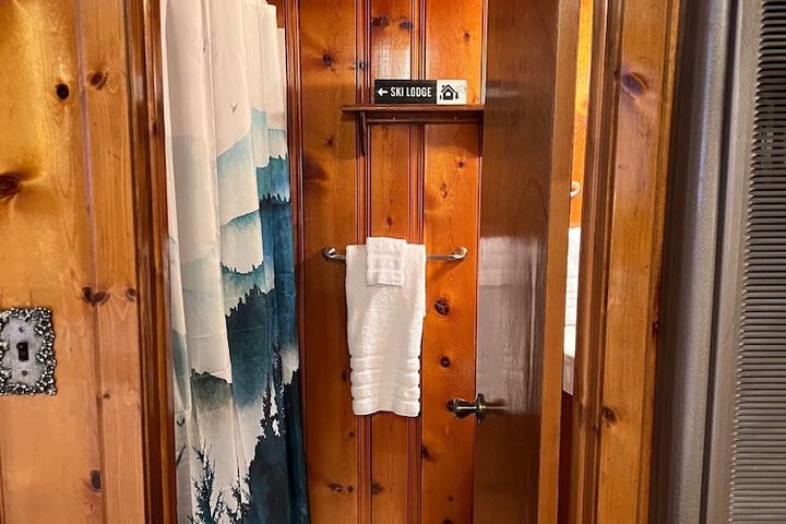 Room 165 of 236